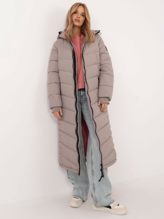 Dlouhý béžový kabát s podšívkou