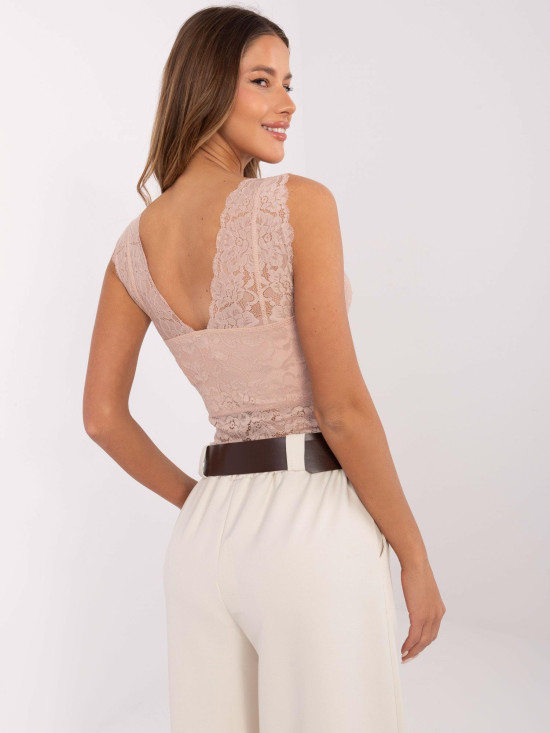 Stylový top s krajkou ve světle růžové