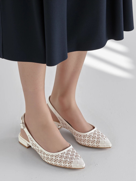 Nízké elegantní sandály béžové