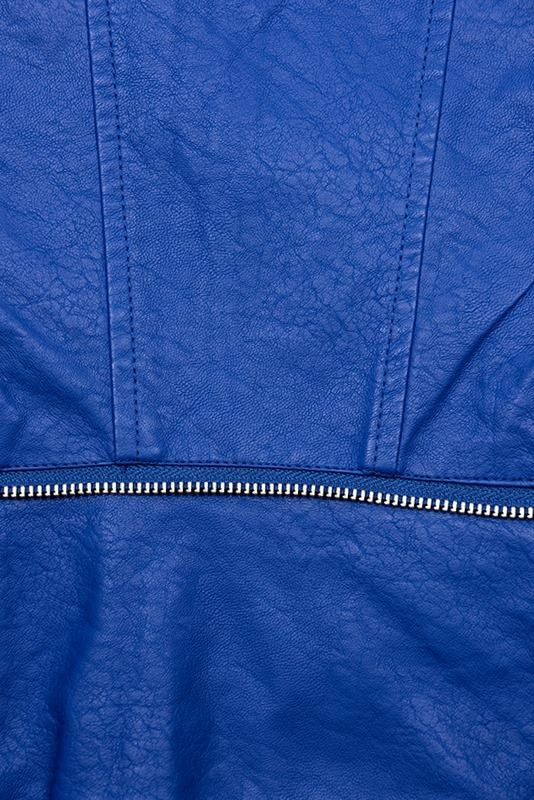 Kobalotvě modrá koženková bunda s květinovou podšívkou