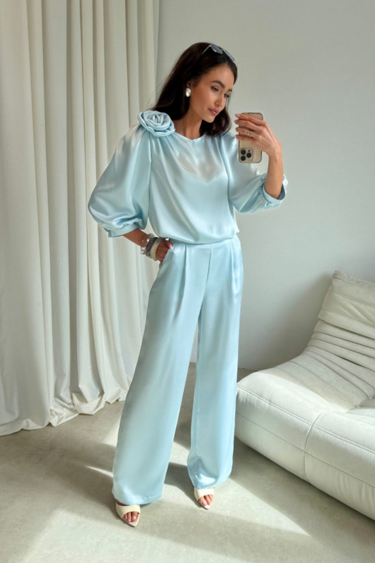 Kalhoty v odstínu baby blue