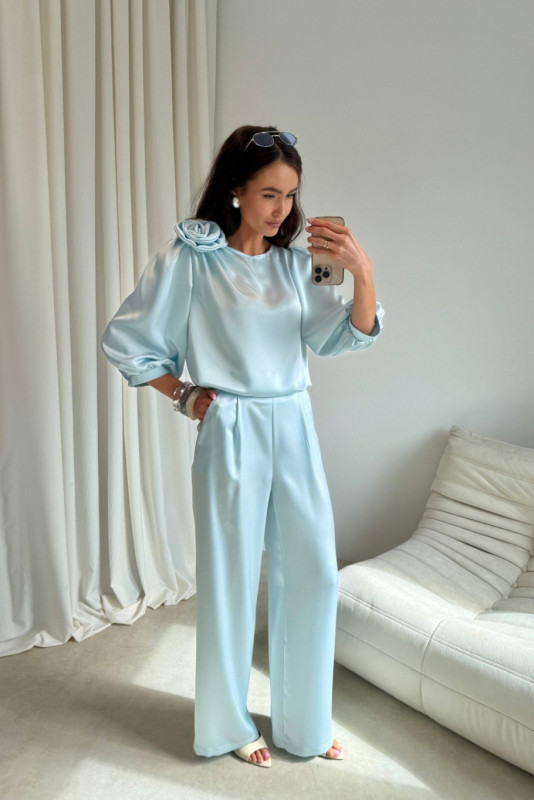 Kalhoty v odstínu baby blue