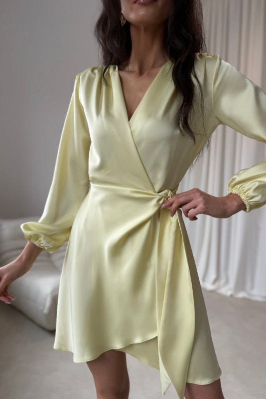 Žluté mini zavinovací šaty