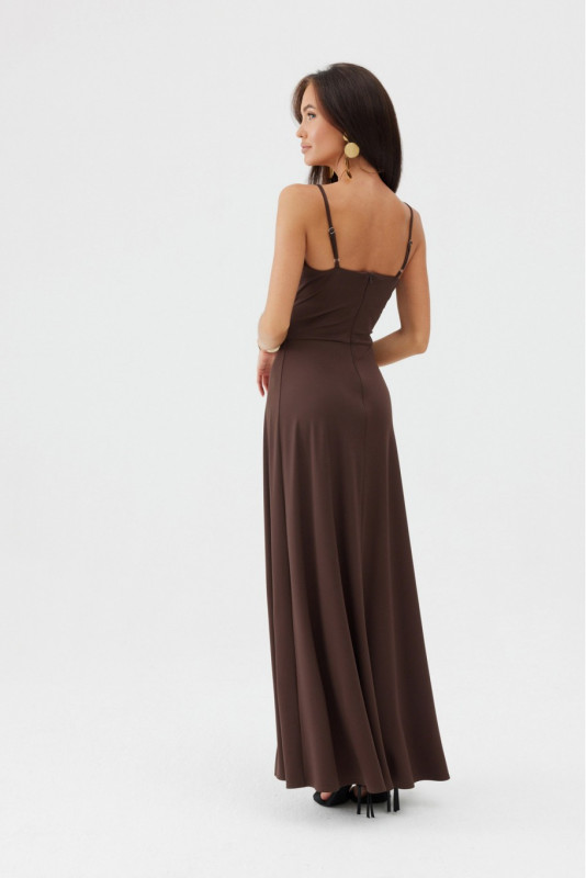 Leandra – dlouhé hnědé maxi šaty