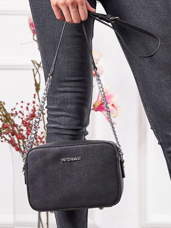 Černá dámská kabelka na rameno