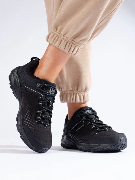 Dámské trekkingové boty na hrubé podrážce DK černé