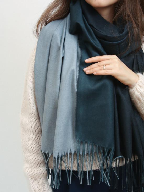 Barevná vlněná zimní šála šedá/černá