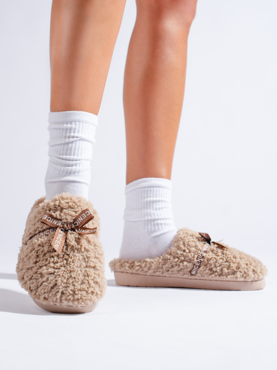 Béžové papuče s mašlí