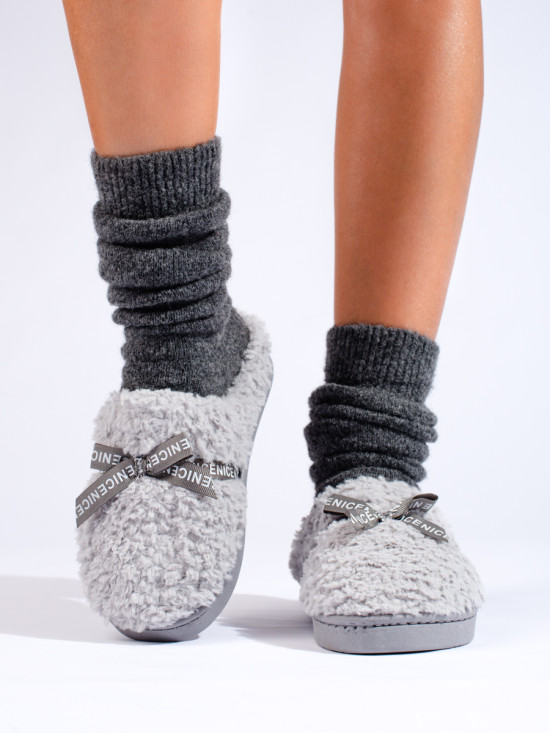 Šedé papuče s mašlí