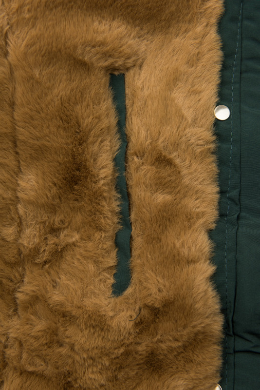 Tmavě zelená zimní parka s hnědým plyšem