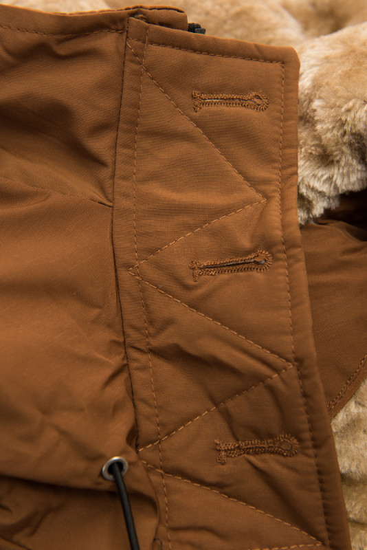 Hnědá zimní bunda s vysokým límcem