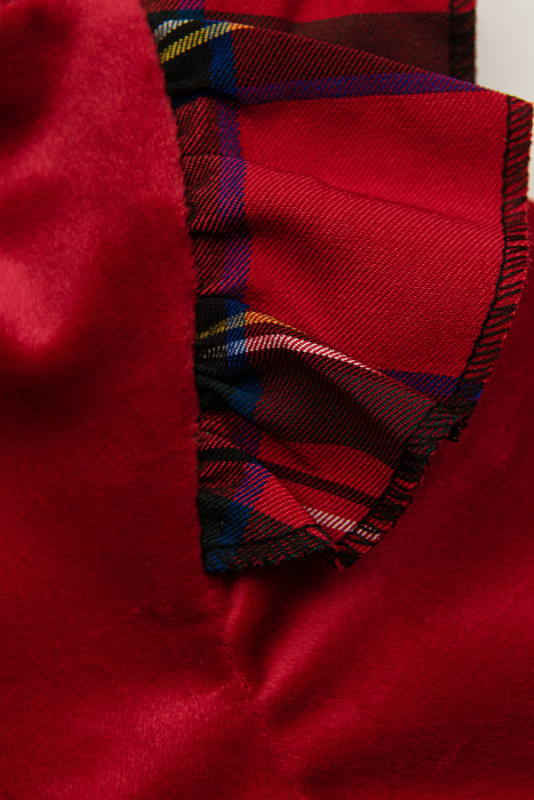 Červené kárované šaty s kabelkou