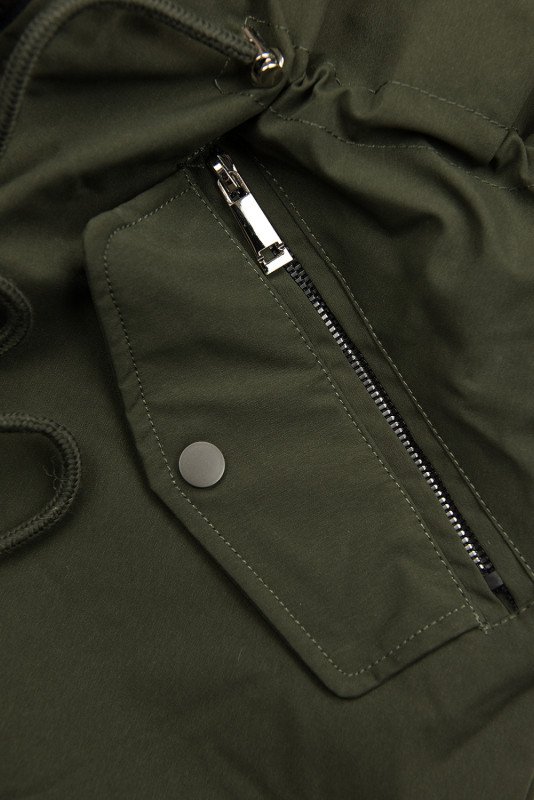 Tmavě zelená zimní parka s umělou kožešinou