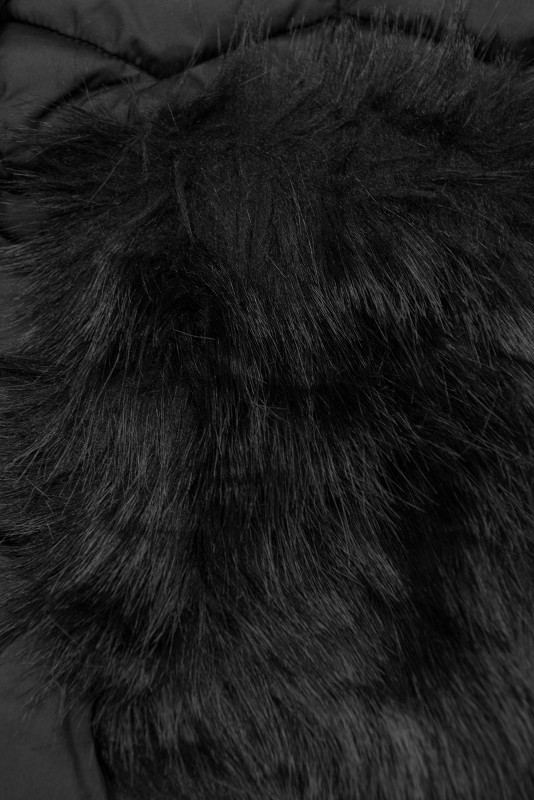 Zimní prošívaná bunda s páskem černá