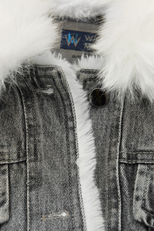 Šedá denimová bunda s bílou kožešinou