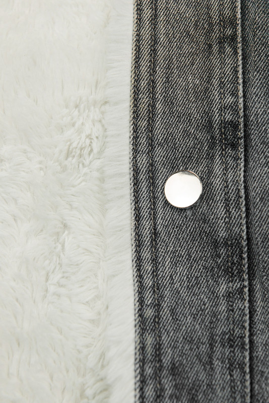 Šedá denimová bunda s bílou kožešinou