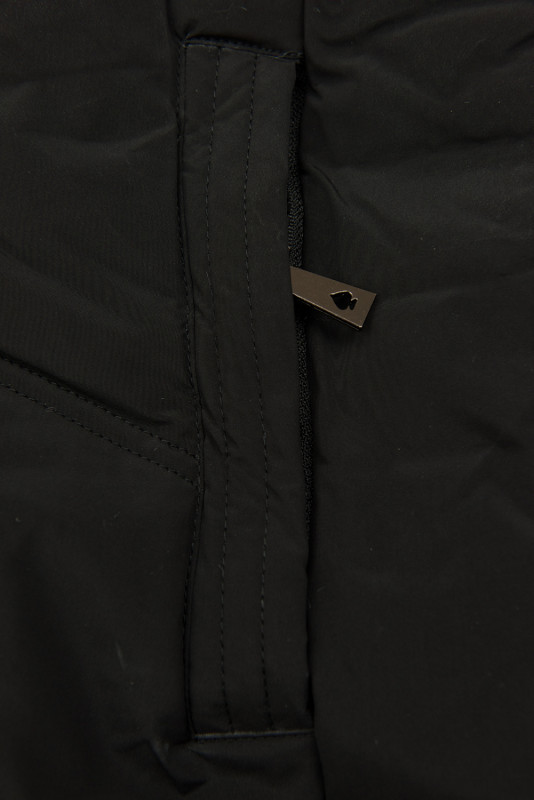 Černá zimní bunda s květinovou podšívkou