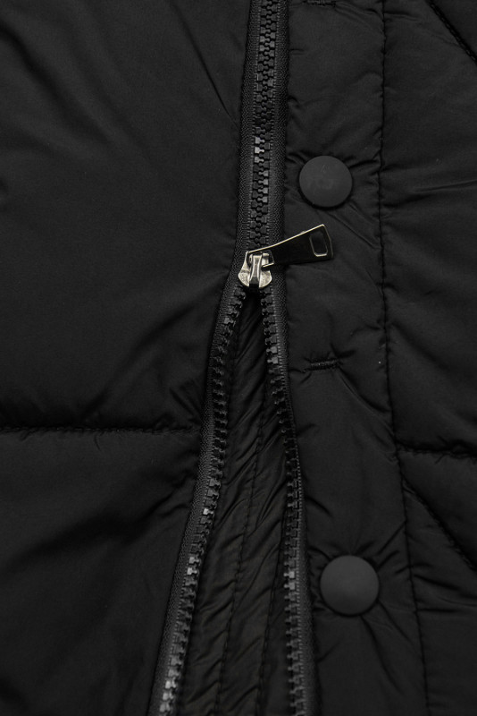 Zimní prošívaná bunda s kapucí černá