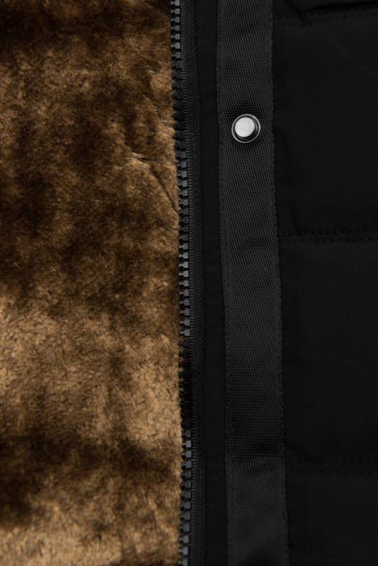 Černá zimní bunda s plyšem a kožešinou