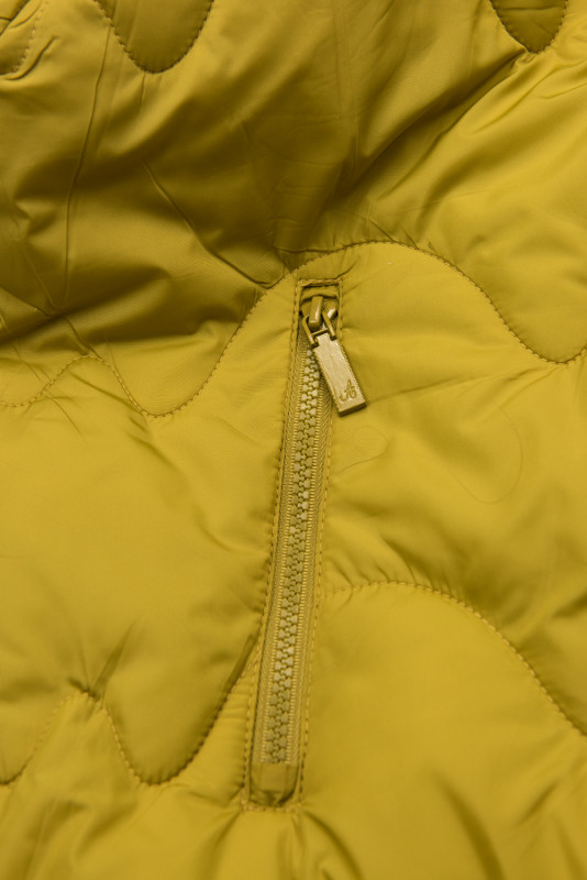 Žlutá zimní bunda s prošíváním