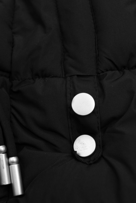 Černá dívčí zimní bunda