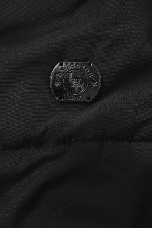 Černá zimní bunda s šedým plyšem