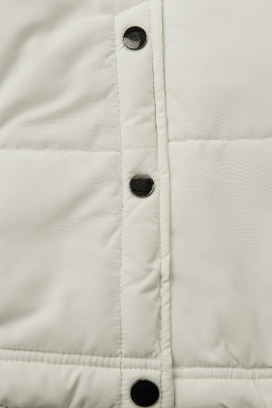 Krémově bílá zimní bunda s šedým plyšem