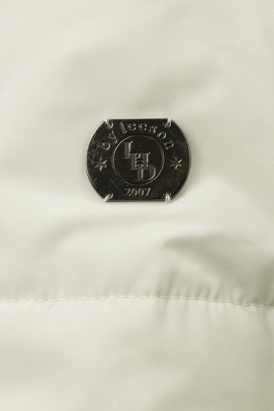 Krémově bílá zimní bunda s šedým plyšem