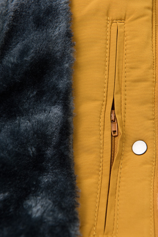 Žlutá zimní bunda s šedým plyšem