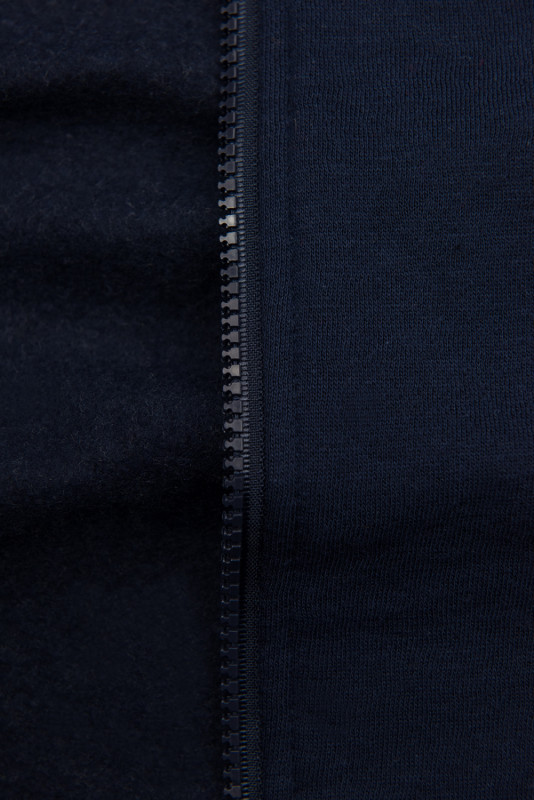 Tmavě modrá mikina s květinovým futrem v kapuci