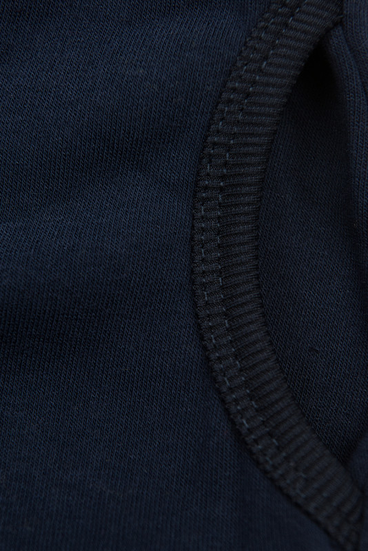 Tmavě modrá prodloužená mikina ve slim střihu