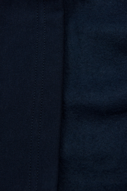 Tmavě modrá prodloužená mikina ve slim střihu