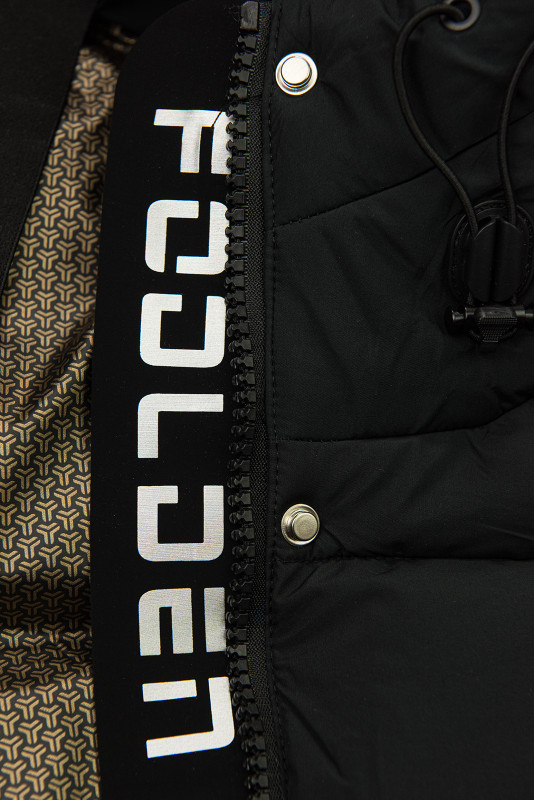 Černá dámská zimní bunda s kapucí