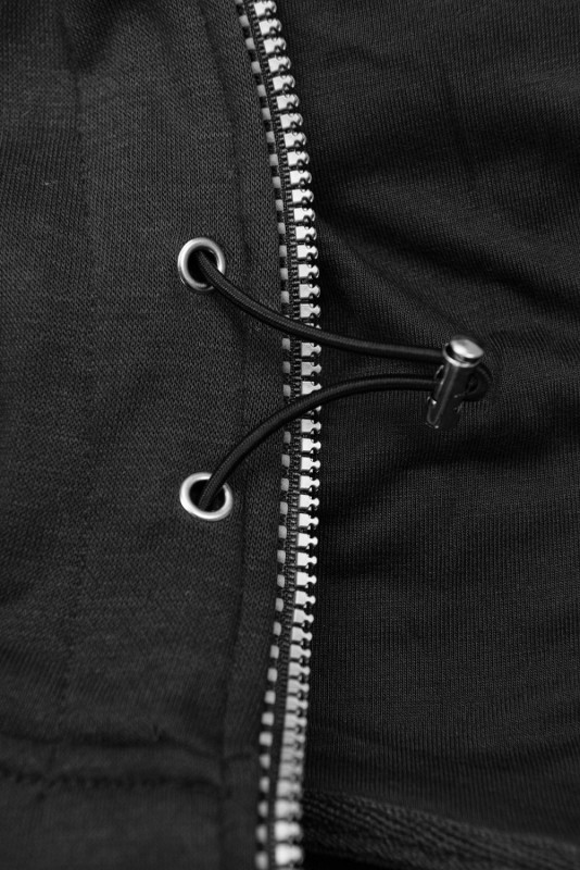 Černá mikina se saténovým lemem