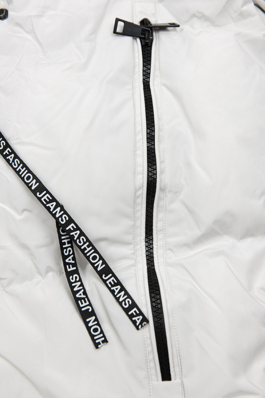 Bílá dlouhá bunda na zimu