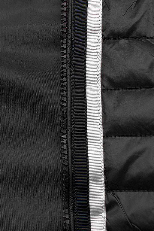 Černá prošívaná lesklá bunda