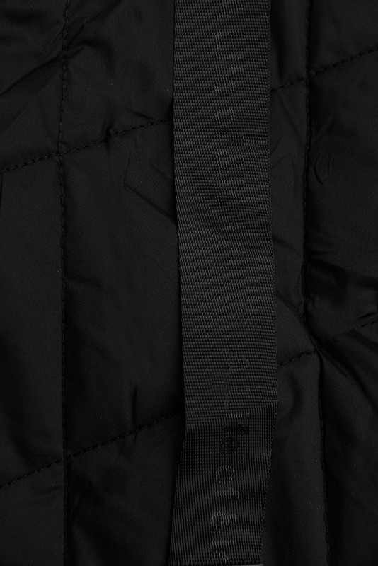 Černá vesta s kapucí