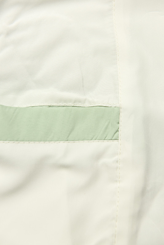 Mátově zelená vesta s kapucí