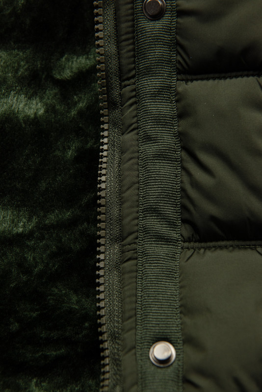 Khaki zimní bunda s plyšem a kožešinou