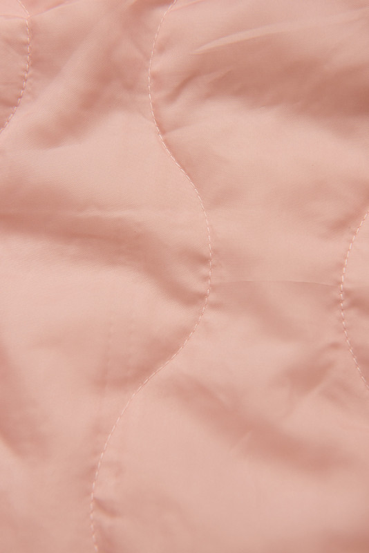 Světle růžová vesta se vzorem