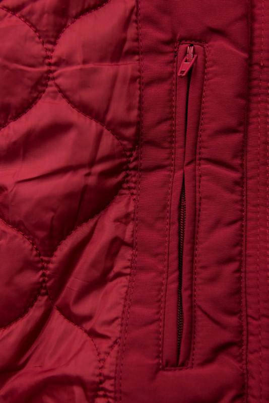 Přechodná parka se zateplením tmavě červená