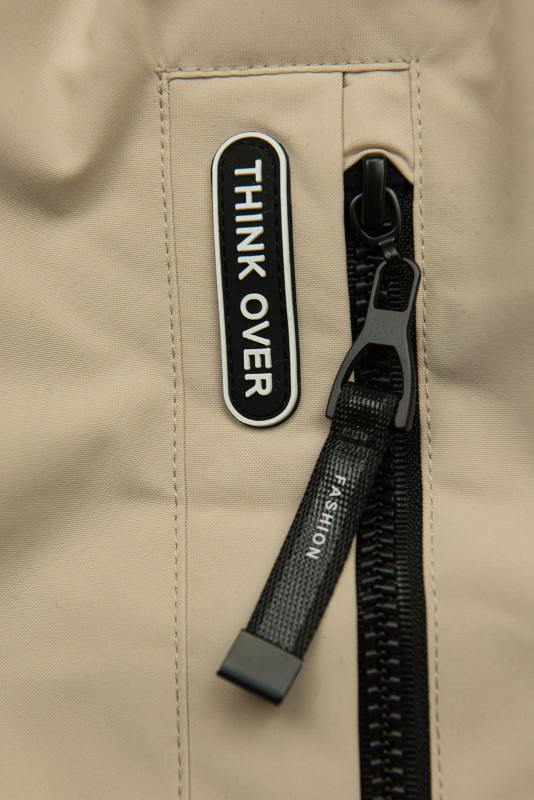 Béžová jarní parka s vysokým límcem