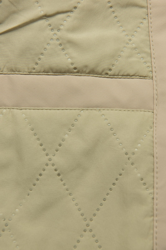 Béžová jarní parka s vysokým límcem