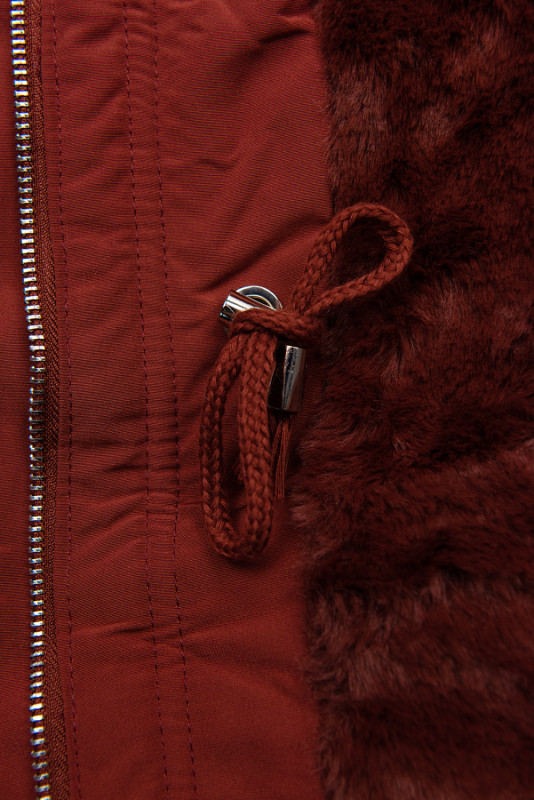 Červenohnědá parka s plyšem a kožešinou
