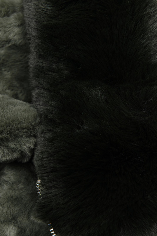 Olivově zelená parka s plyšem a kožešinou