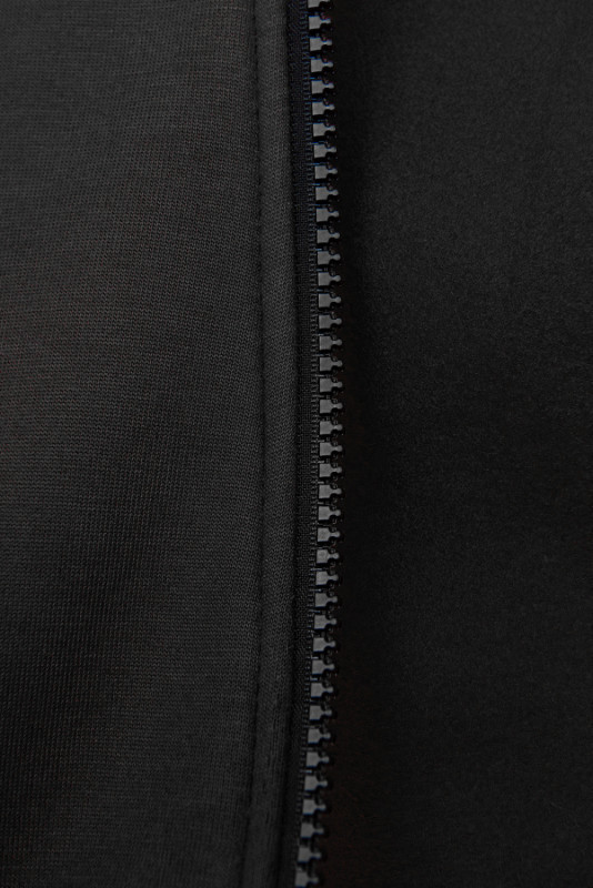 Černá sportovní mikina v prodlouženém střihu