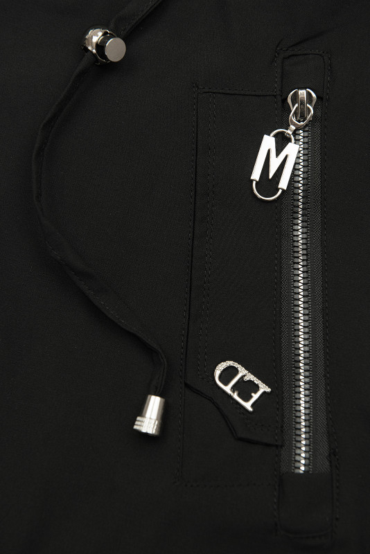 Černá parka s odepínatelnou kapucí