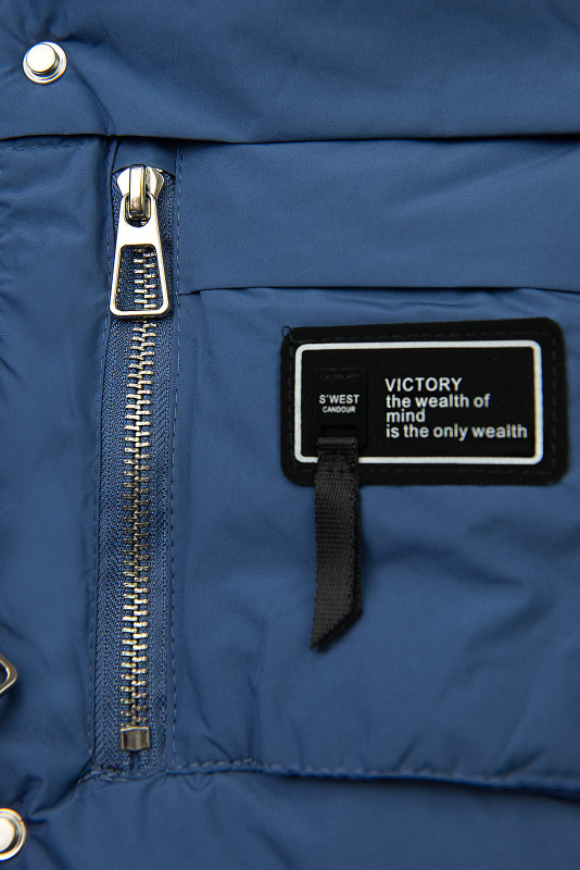 Modrá zimní bunda s páskem