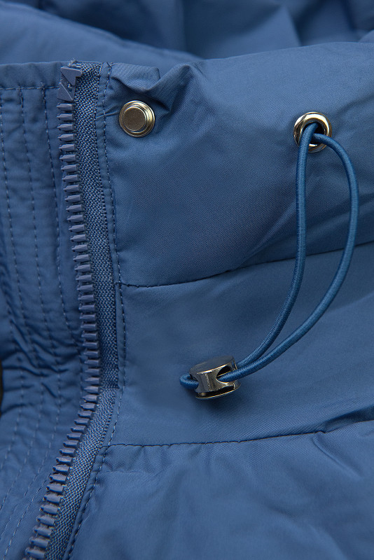 Modrá zimní bunda s páskem