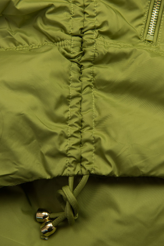 Zelená prošívaná vesta s kapucí